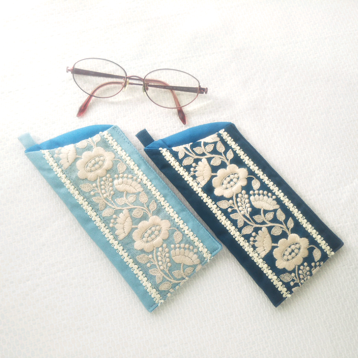 【キャサリン　リネン刺繍】マルチクロス　メガネケース キャサリン様専用 リネン刺繍】マルチクロス メガネケース