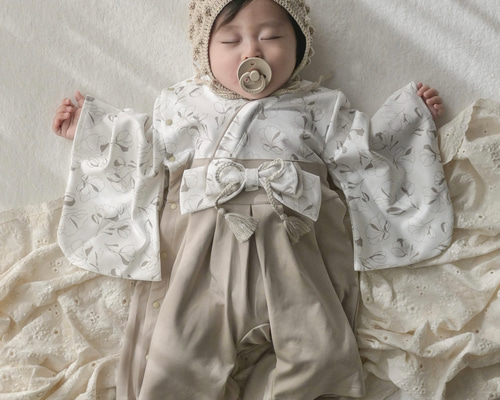 アルミラージ   プロフお読みください。　ベビー袴 ougi white ベビー袴 ♡ | KOLABO baby コラボベビー