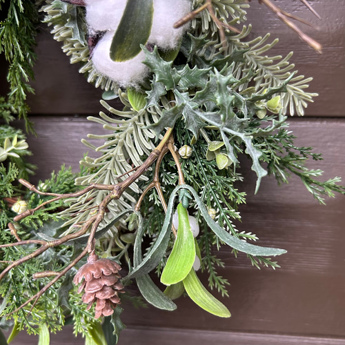 ヤドリギの”グリーンクリスマスリース” 花材は全てアーティフィシャル