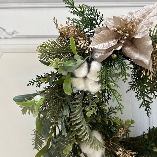 ヤドリギの”グリーンクリスマスリース” 花材は全てアーティ
