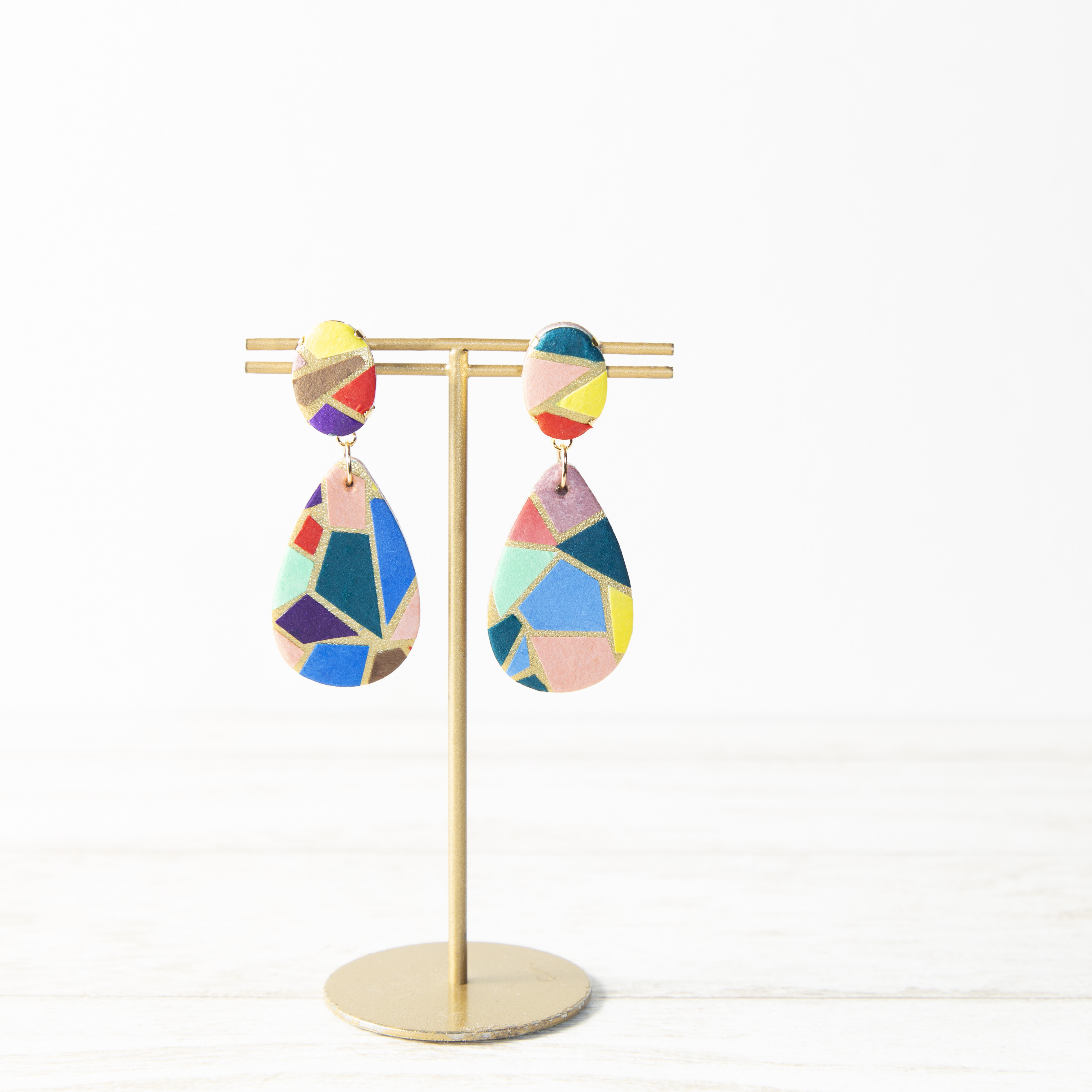 ⭐︎受注制作⭐︎【イヤリング可】ねぶた和紙のモザイクピアス