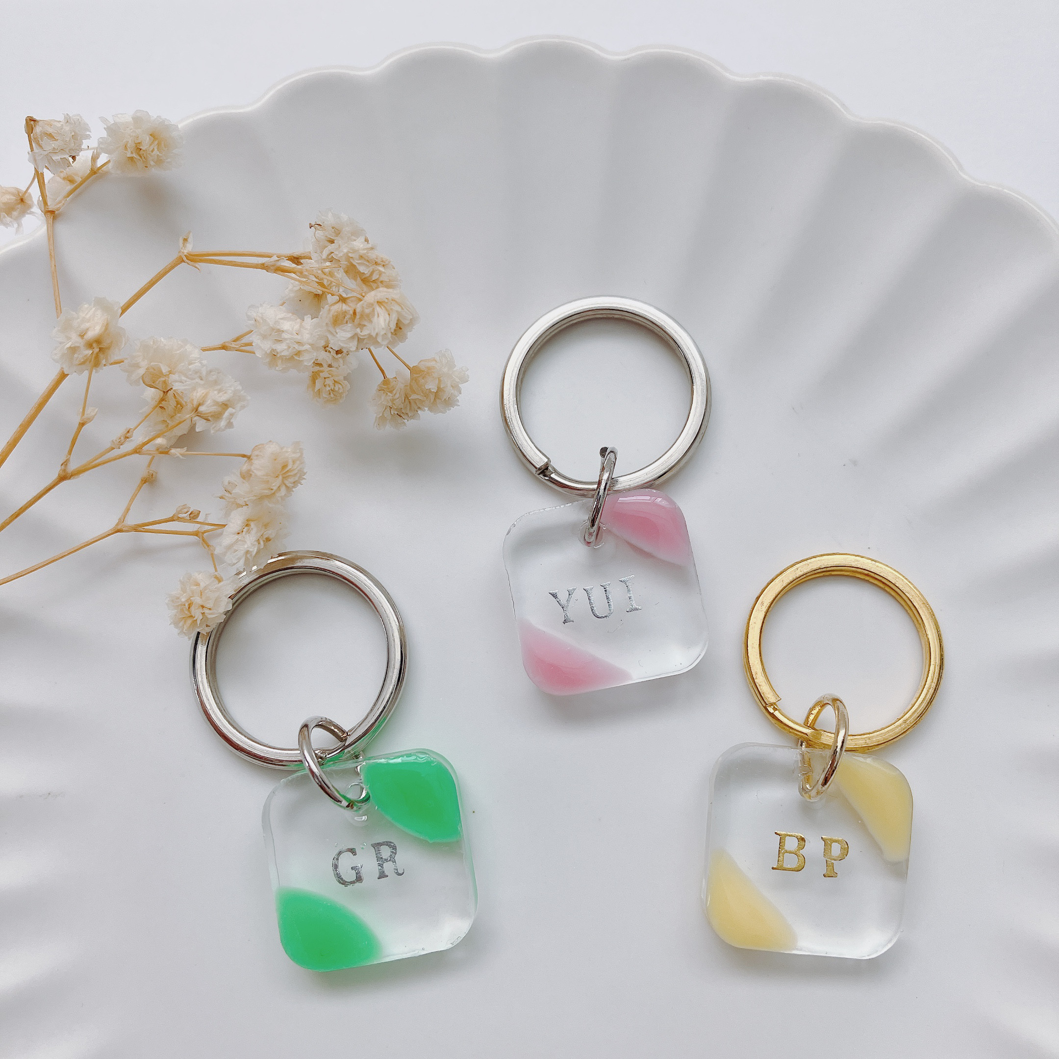 ぷっくりレジン1個♡【キーホルダーorストラップ】ハンドメイド♡蓄光 