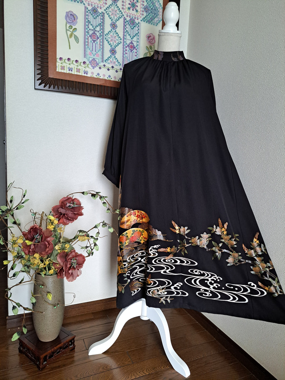 ★着物リメイク/黒留袖/ラグランスリーブ/ハイネックワンピ―ス/一点物 /正絹★ ☆ 着物リメイク/黒留袖/ラグランスリーブ/ハイネックワンピ―ス/一点物