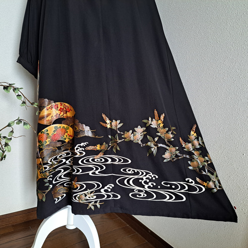 ☆ 着物リメイク/黒留袖/ラグランスリーブ/ハイネックワンピ―ス/一点物