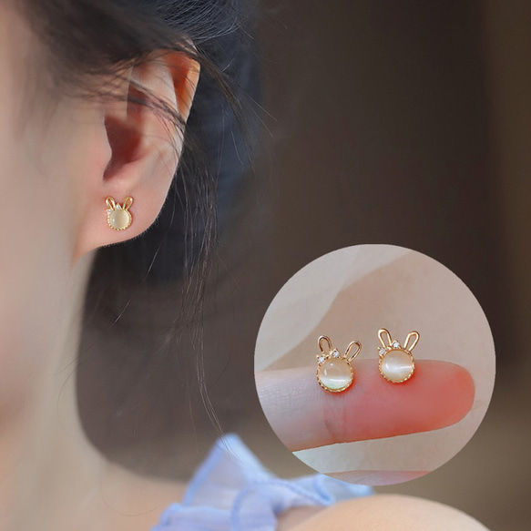 ミニピアス/ノンホールピアス ゴールド リボンを飾っているウサギ 