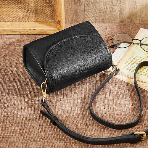 バッグ 本革 ショルダー レディース レザー ミニショルダー 小さめ