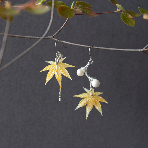 No.570-E 紅葉☆もみじピアス・イヤリング 秋の色づき紅葉ピアス