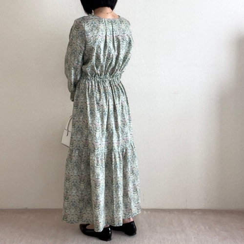 低身長さん向け洋服】リバティ生地 バックタックワンピース(柄 低身長さん向け洋服】リバティ生地 バックタックワンピース(柄