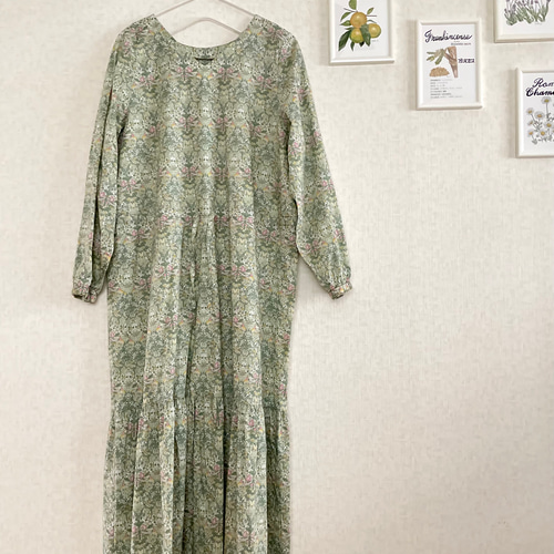 低身長さん向け洋服】リバティ生地 バックタックワンピース(柄 低身長さん向け洋服】リバティ生地 バックタックワンピース(柄