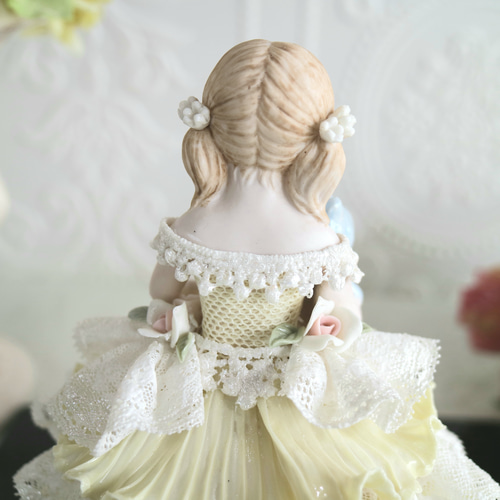 ポーセレン レースドール【 仔犬とリリー 】 磁器 人形 発表会