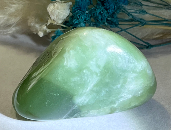 五徳の石✨ ニュージェイド タンブル 中国翡翠 原石 握り石 天然石