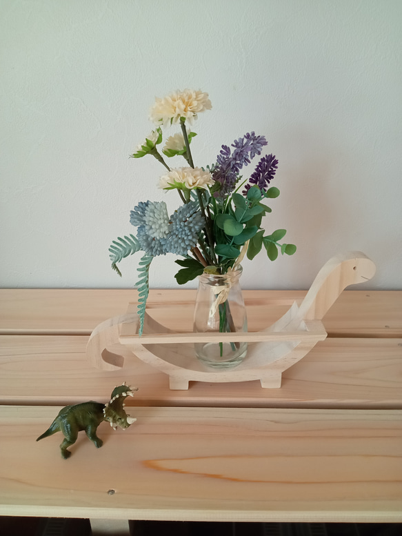 恐竜の花瓶置き インテリア　飾り　一輪挿し　かわいい　 1枚目の画像