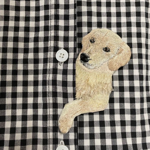 犬刺繍のブローチ【ゴールデンレトリバー】 ブローチ hitomi