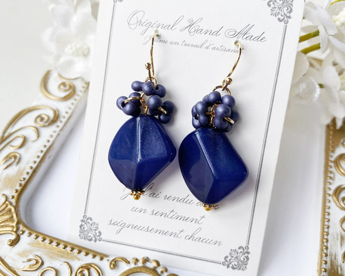 300円】チェコビーズの可愛いピアスA28 ピアス（フック・チェーン） 花