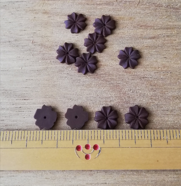 チェコ製ヴィンテージ　チョコチップみたいな小さなビーズ（10個） 3枚目の画像