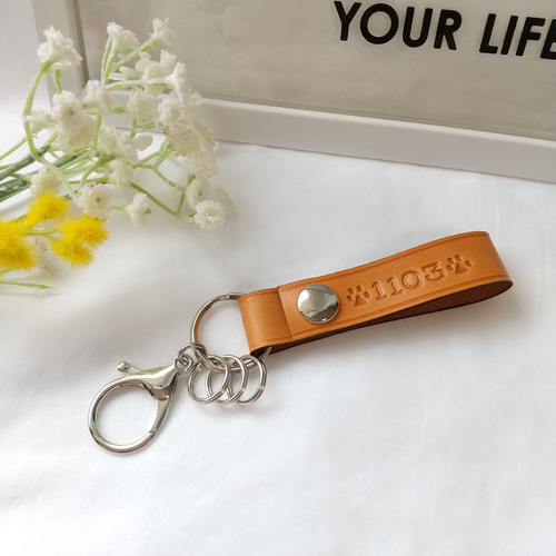 名入れ》レザーキーホルダー『ホック金具のベルトタイプ』（文字刻印