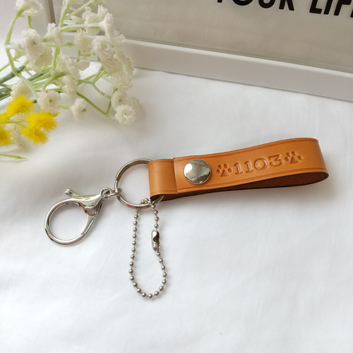 レザーキーホルダー レザーベルト オーダーページ 名入れ》レザーキーホルダー『ホック金具のベルトタイプ』（文字刻印