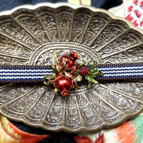 アンティーク　帯留め Amazon.co.jp: アンティーク帯留め アンティーク七宝帯留め 胡蝶蘭大正