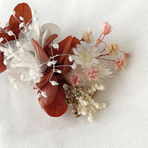 ドライフラワーのちいさなヘアクリップ /ホワイト×レッド  