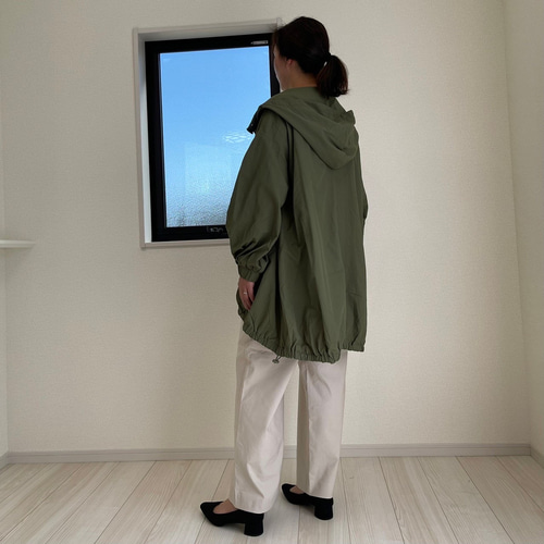 秋冬最適】軽やかな薄手素材のフード付きジャケット(カーキ 秋冬最適】軽やかな薄手素材のフード付きジャケット(カーキ