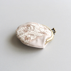 インド刺繍リボンのぽってりかわいい小さいがま口ポーチ（ミニ財布） 6枚目の画像