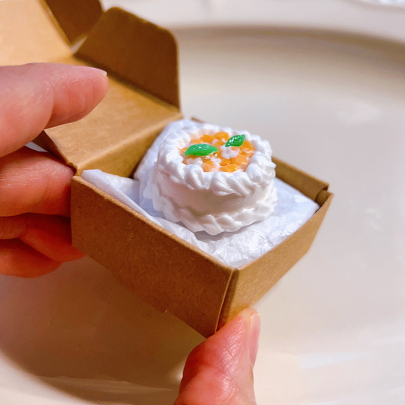 【ミニチュアマンゴケーキ 1個】樹脂粘土 軽量粘土 ミニチュア スイーツ 2枚目の画像