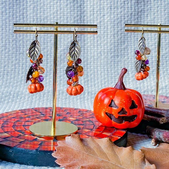 天然石の秋色ハロウィンピアス／イヤリング（アンティーク