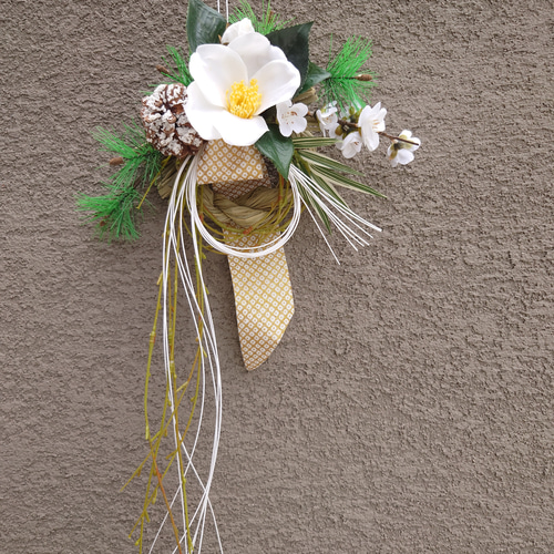 白椿とサンキライのしめ縄 白椿とサンキライのしめ縄