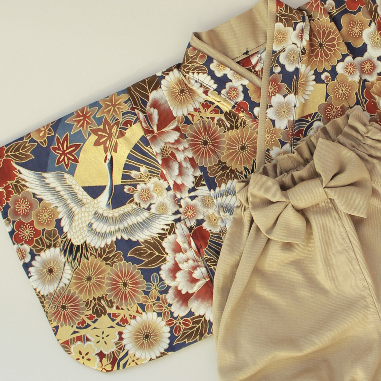 初めての節句に安心して着せられる｜和柄ベビー袴 鶴×金彩 セミオーダー＆安全設計
