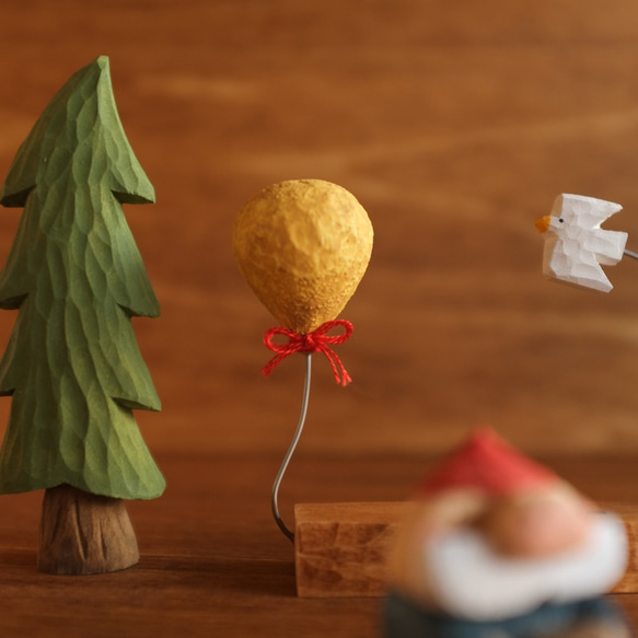 北欧 インテリア木製【トントゥ森のピクニック】 北欧雑貨  置物　クリスマス プレゼント　木彫り　記念日　贈り物 11枚目の画像
