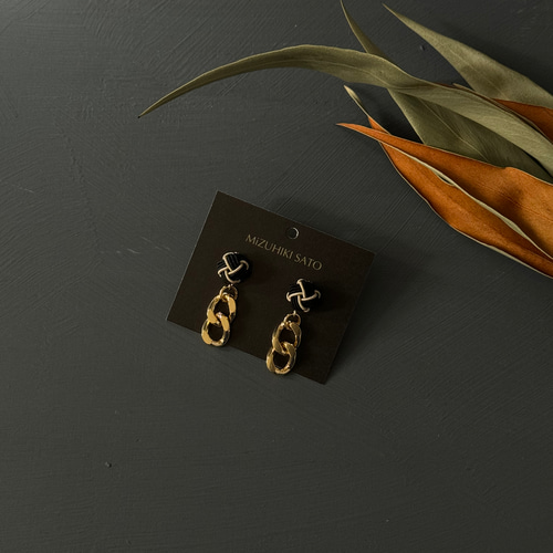 boz　ゴールドピアス　祈りの手 受注生産◇水引きあわじ玉×ゴールドチェーン◇ピアス/イヤリング◇黒金