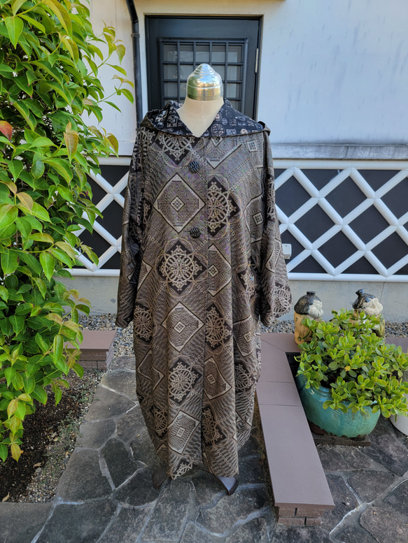 ハンドメイド　大島紬　リメイク　つぎはぎラグランコート ハンドメイド 大島紬 リメイク つぎはぎラグランコート ラグラン袖の