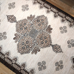 夏は涼しく冬は暖かい天然ラグ トライバル絨毯デザイン　ガゼニラハット 　無染めのウール　180x119cm 6枚目の画像