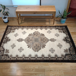 夏は涼しく冬は暖かい天然ラグ トライバル絨毯デザイン　ガゼニラハット 　無染めのウール　180x119cm 3枚目の画像