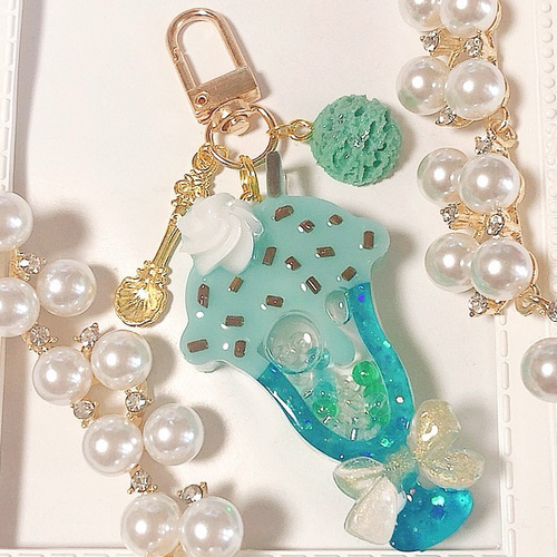 cafeチョコミントパフェ◇シェイカーキーホルダー ホイップデコ ハート