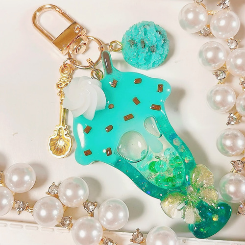 cafeチョコミントパフェ◇シェイカーキーホルダー ホイップデコ ハート