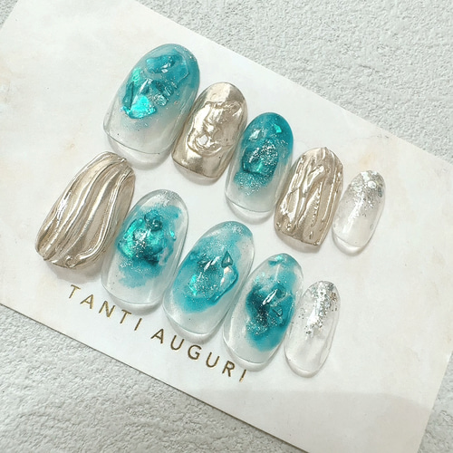 青 ネイルチップ ブルー 金色 ゴールド うねうね 南国 リゾート 3D