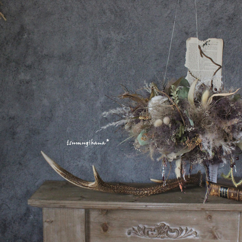 スモークツリー の大きい三日月リース　かすみ草　ドライフラワー wreath「鳥のおすそわけ」№3 スモークツリーのフライングリース