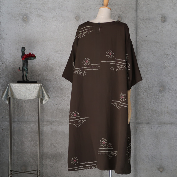 着物リメイク    絞り柄のワンピース/フリーサイズ  kimono 　Aライン 5枚目の画像