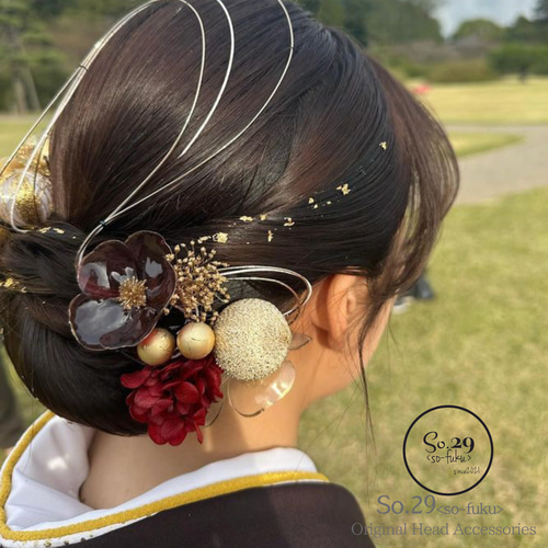 胡蝶蘭和装髪飾り 金の胡蝶蘭とメタルフラワーの髪飾り 結婚式 卒業式 成人式 胡蝶蘭和装髪飾り 金の胡蝶蘭とメタルフラワーの髪飾り 結婚式