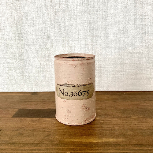 送料無料！ リメイク缶 ピンクベージュのペン立て ペン・筆記用具