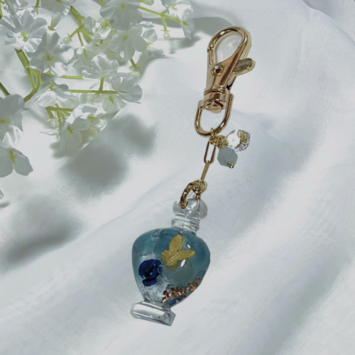 【N.568】ハンドメイドネックレス　オルゴナイト　薔薇　蝶　アクアマリン N.568】ハンドメイドネックレスオルゴナイト薔薇蝶アクアマリン