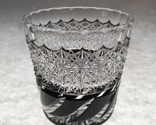 江戸切子 黒切子 酒グラス波（ぐい呑み） おちょこ・ぐい呑み・徳利