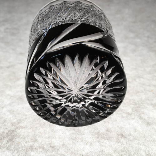 江戸切子 黒切子 酒グラス波（ぐい呑み） おちょこ・ぐい呑み・徳利