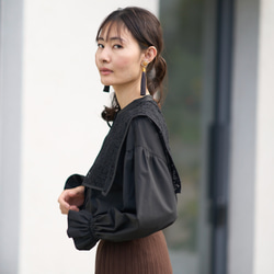 ﾓﾘﾉｶﾞｯｺｳ 花束のようなレースビックカラーケープ長袖ブラウス (ブラック) 襟付きデザイン｜mg-lb17-bk 3枚目の画像