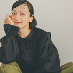 ﾓﾘﾉｶﾞｯｺｳ 花束のようなレースビックカラーケープ長袖ブラウス (ブラック) 襟付きデザイン｜mg-lb17-bk 1枚目の画像