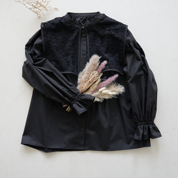 ﾓﾘﾉｶﾞｯｺｳ 花束のようなレースビックカラーケープ長袖ブラウス (ブラック) 襟付きデザイン｜mg-lb17-bk 2枚目の画像