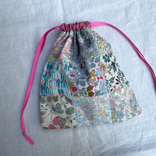 リバティ 巾着 パッチワーク ポーチ 給食袋 コップ袋 ベッツィ