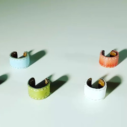KITAMURA「革で包んだイヤーカフ」 2枚目の画像