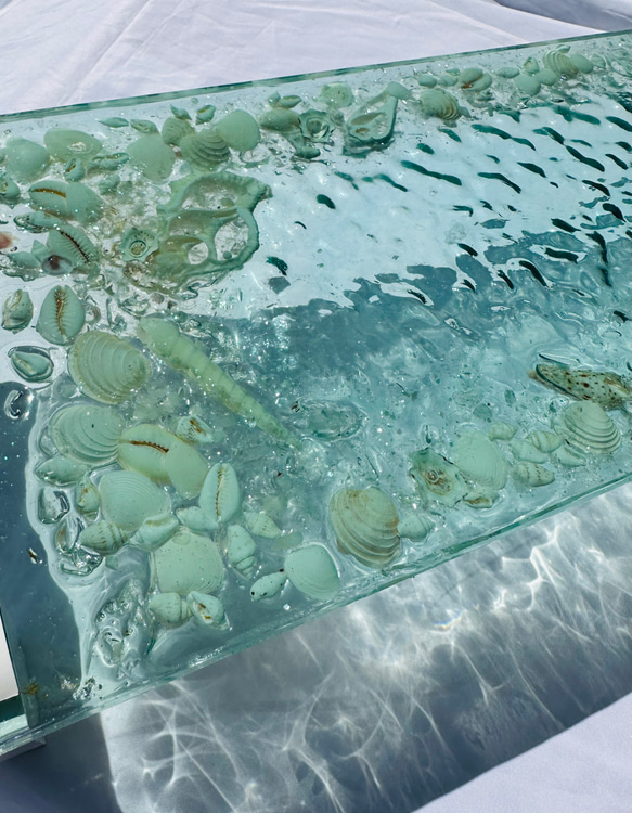 新作　ガラスモニタースタンド キーボードラック    浅瀬の貝殻達　 3枚目の画像